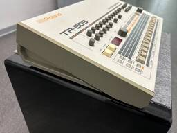 מכונת תופים אלקטרונית/סינתיסייזר Roland TR-909