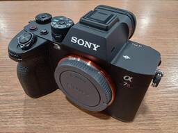 מצלמת Sony a7R V ללא מראה